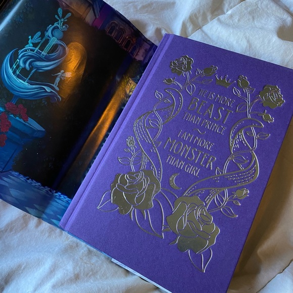 Owlcrate version of Violet Made of Thorns by Gina Chen - Picture 2 of 4